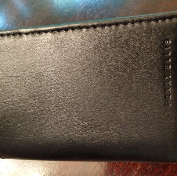 Perry Ellis Wallet - Picture 2 of 7